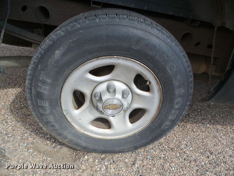 image for item DG0201 2002 Chevrolet Silverado 1500 pickup truck