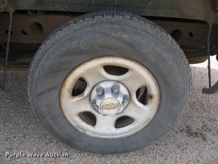 image for item DG0201 2002 Chevrolet Silverado 1500 pickup truck