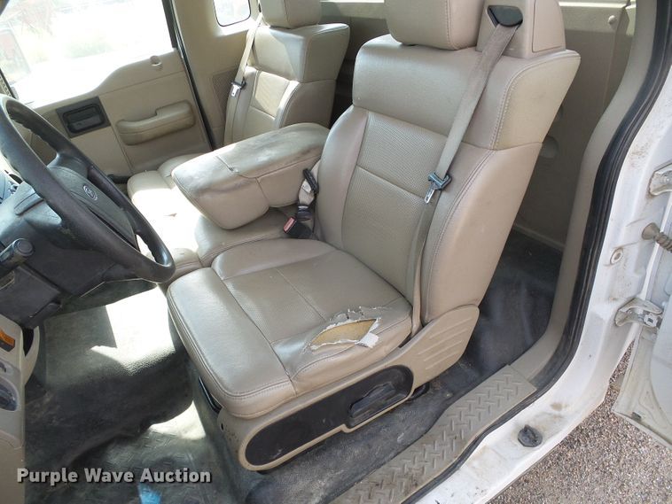 image for item DG0203 2007 Ford F150 XL pickup truck