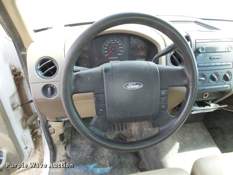 image for item DG0203 2007 Ford F150 XL pickup truck