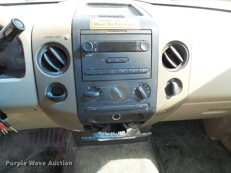 image for item DG0203 2007 Ford F150 XL pickup truck