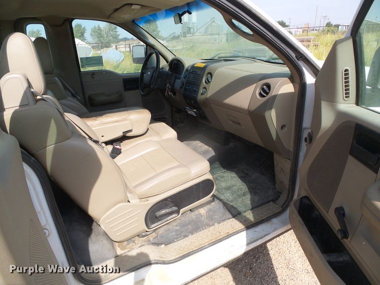 image for item DG0203 2007 Ford F150 XL pickup truck