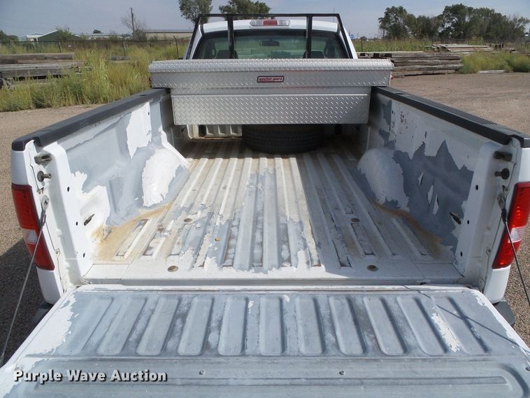 image for item DG0203 2007 Ford F150 XL pickup truck