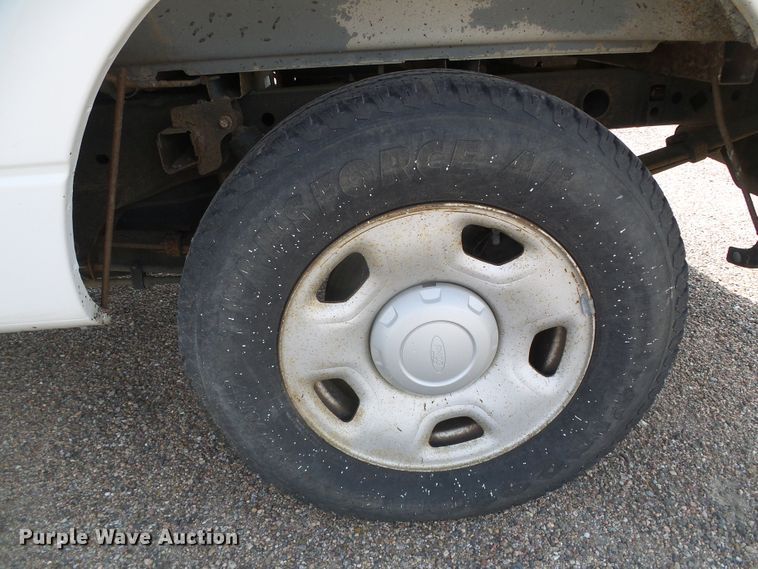 image for item DG0203 2007 Ford F150 XL pickup truck