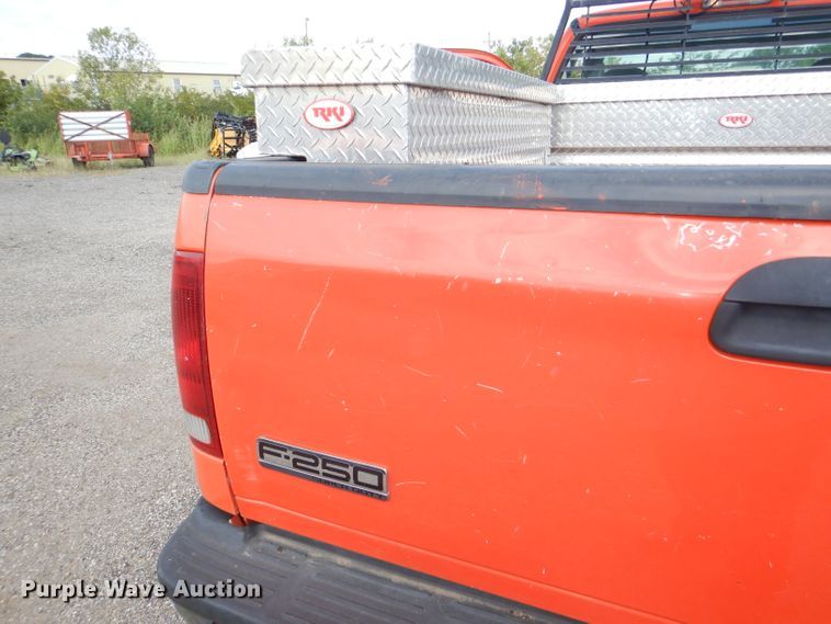 image for item DI2506 2006 Ford F250 Super Duty pickup truck