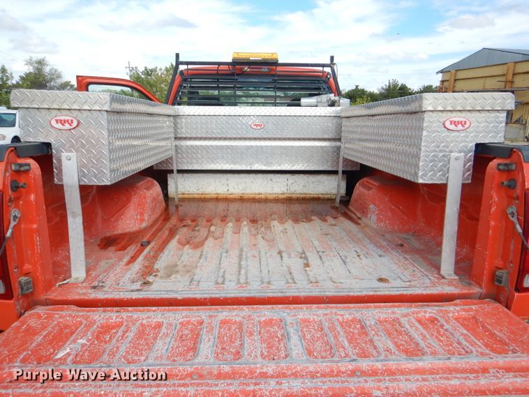 image for item DI2506 2006 Ford F250 Super Duty pickup truck