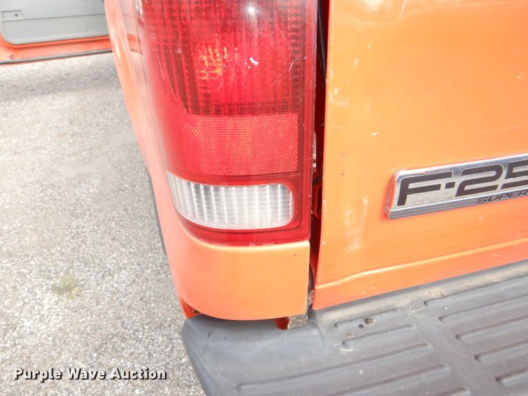 image for item DI2506 2006 Ford F250 Super Duty pickup truck