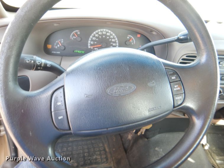 image for item DI2511 1999 Ford F150 SuperCab pickup truck