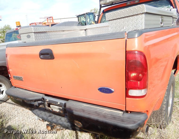 image for item DI2513 2006 Ford F250 Super Duty pickup truck