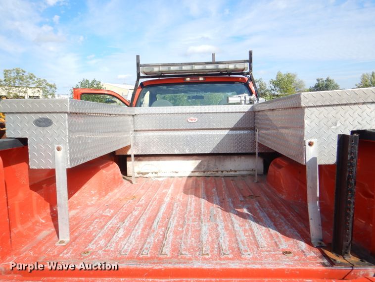 image for item DI2513 2006 Ford F250 Super Duty pickup truck