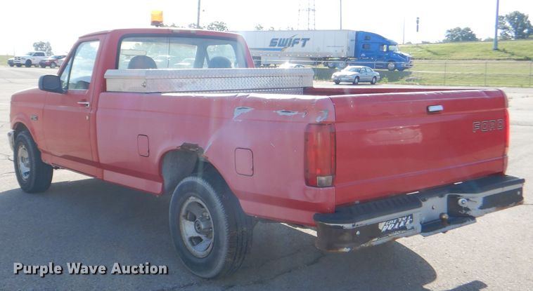 image for item DI2514 1996 Ford F150 pickup truck