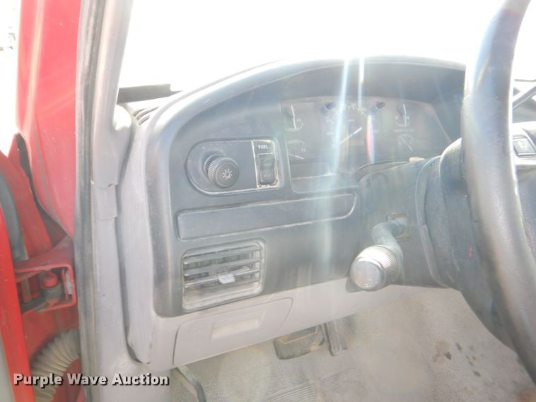 image for item DI2514 1996 Ford F150 pickup truck