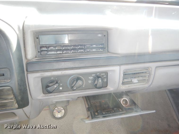 image for item DI2514 1996 Ford F150 pickup truck