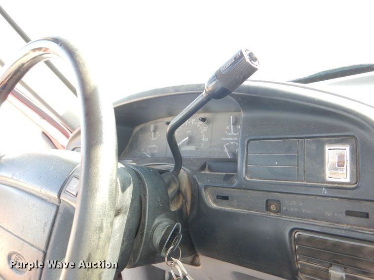 image for item DI2514 1996 Ford F150 pickup truck