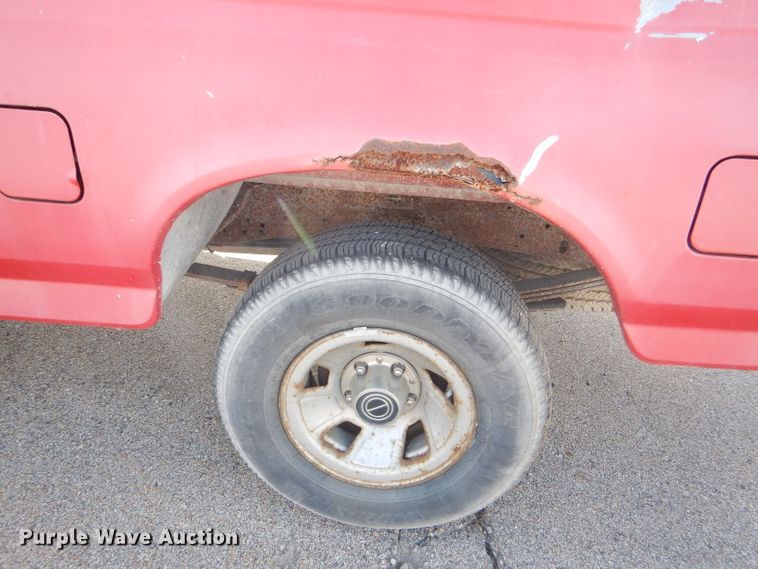 image for item DI2514 1996 Ford F150 pickup truck
