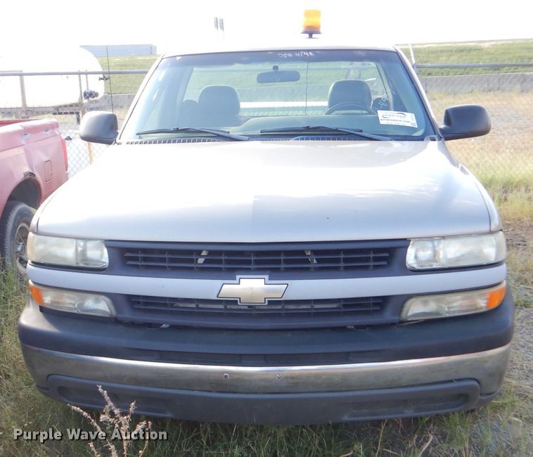 image for item DI2515 2002 Chevrolet Silverado 1500 pickup truck