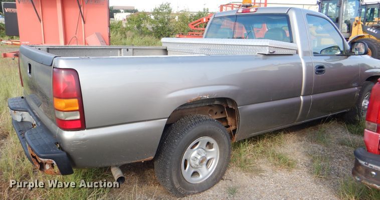 image for item DI2515 2002 Chevrolet Silverado 1500 pickup truck