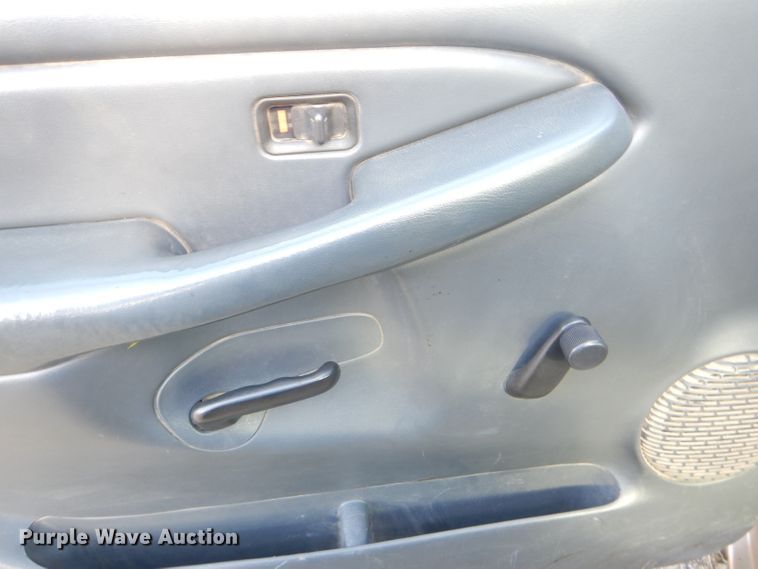 image for item DI2515 2002 Chevrolet Silverado 1500 pickup truck