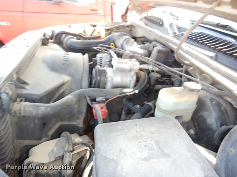 image for item DI2515 2002 Chevrolet Silverado 1500 pickup truck