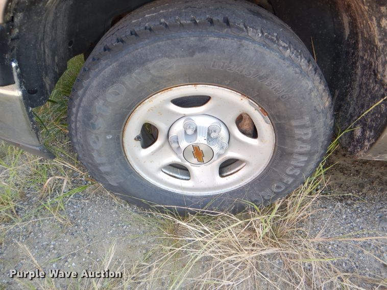 image for item DI2515 2002 Chevrolet Silverado 1500 pickup truck