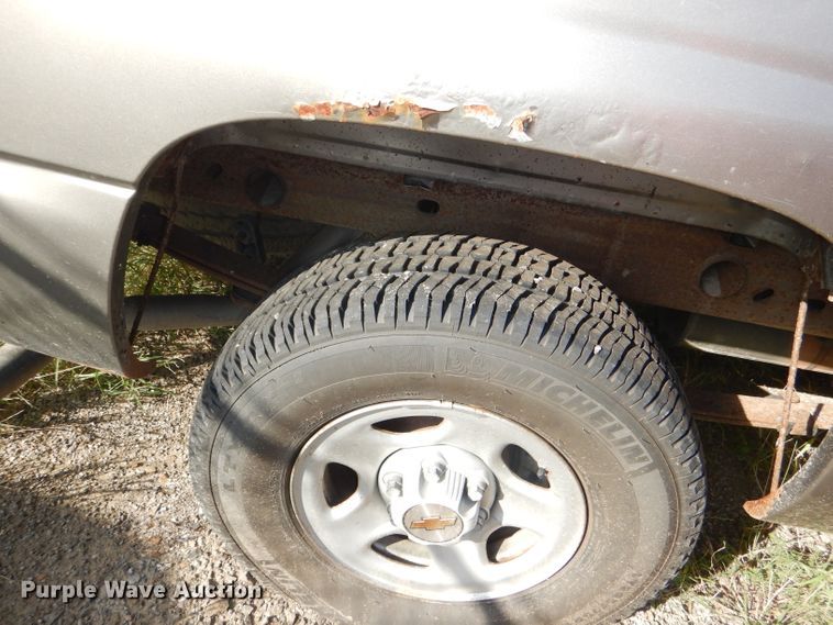 image for item DI2515 2002 Chevrolet Silverado 1500 pickup truck