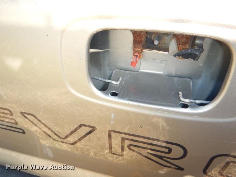 image for item DI2515 2002 Chevrolet Silverado 1500 pickup truck