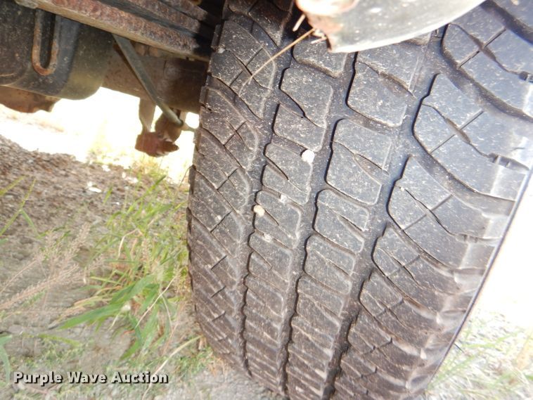 image for item DI2515 2002 Chevrolet Silverado 1500 pickup truck