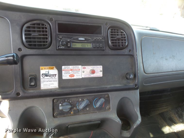 image for item DI2518 2007 Freightliner M2106 sign truck