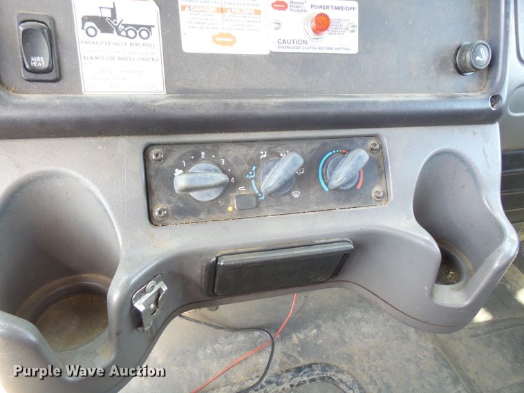 image for item DI2518 2007 Freightliner M2106 sign truck