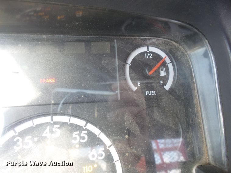 image for item DI2518 2007 Freightliner M2106 sign truck