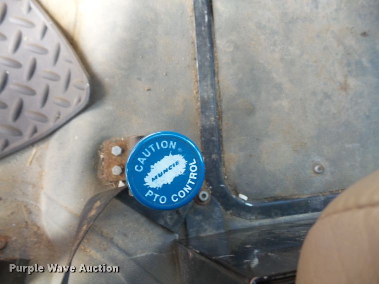 image for item DI2518 2007 Freightliner M2106 sign truck