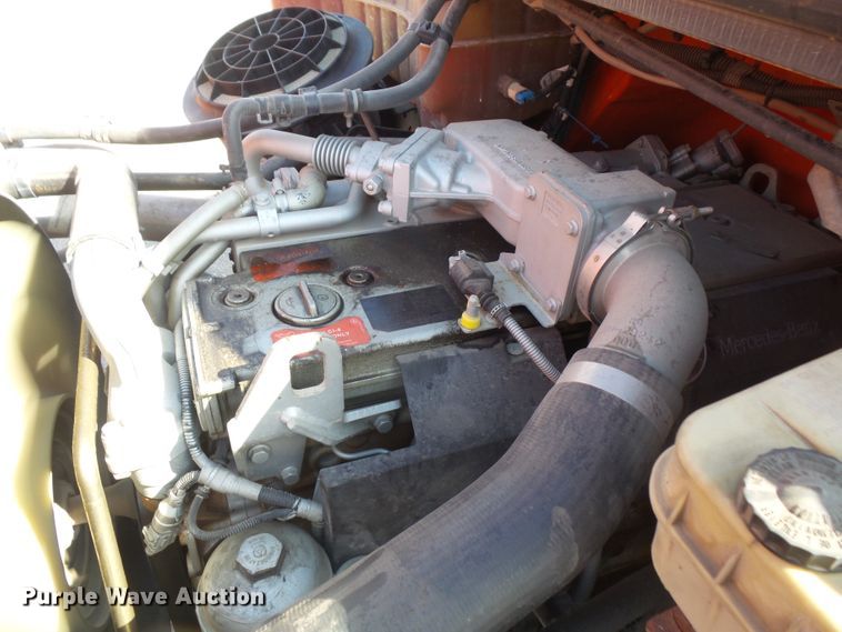 image for item DI2518 2007 Freightliner M2106 sign truck