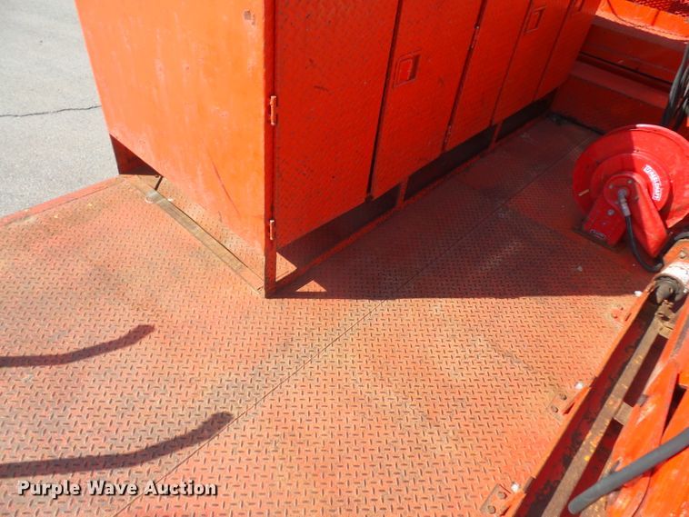 image for item DI2518 2007 Freightliner M2106 sign truck