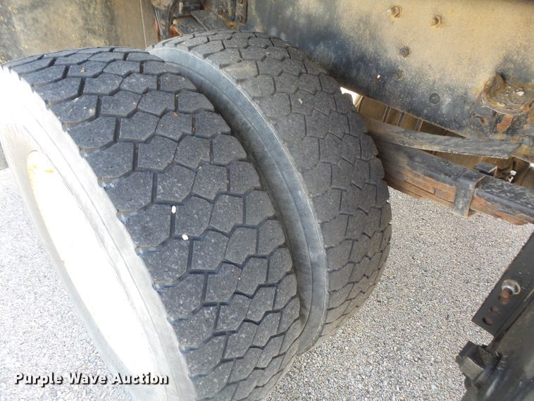 image for item DI2518 2007 Freightliner M2106 sign truck