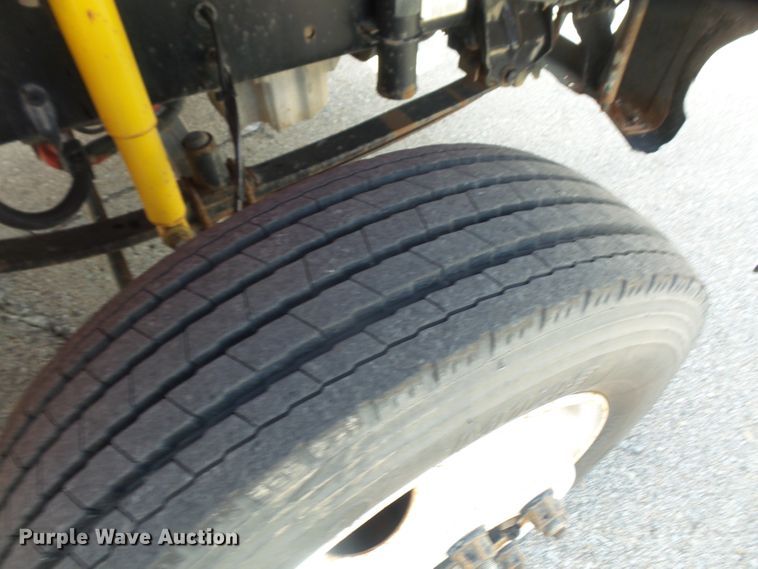 image for item DI2518 2007 Freightliner M2106 sign truck