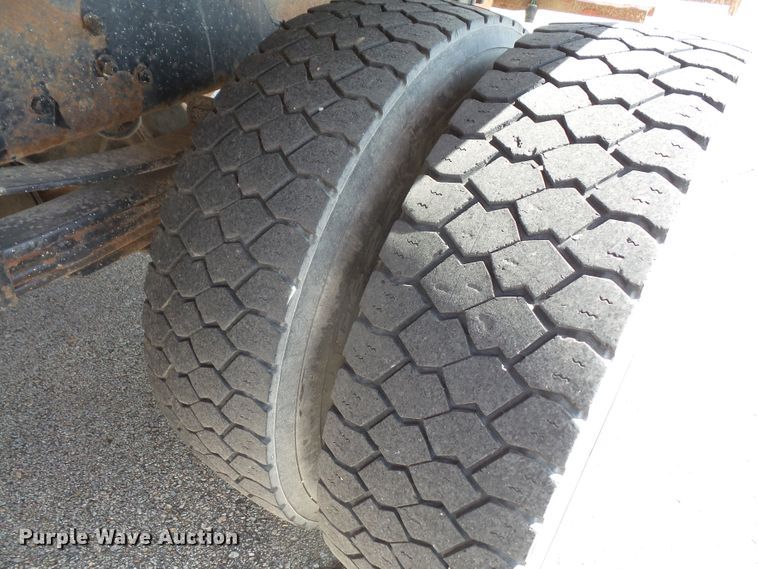 image for item DI2518 2007 Freightliner M2106 sign truck