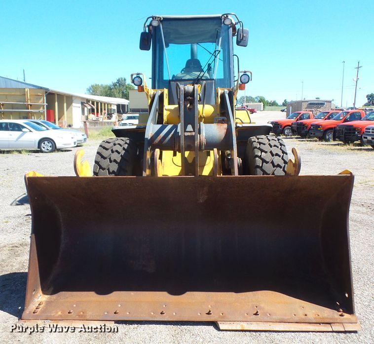 image for item DI2520 2005 John Deere 444J wheel loader