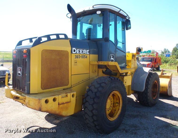 image for item DI2520 2005 John Deere 444J wheel loader