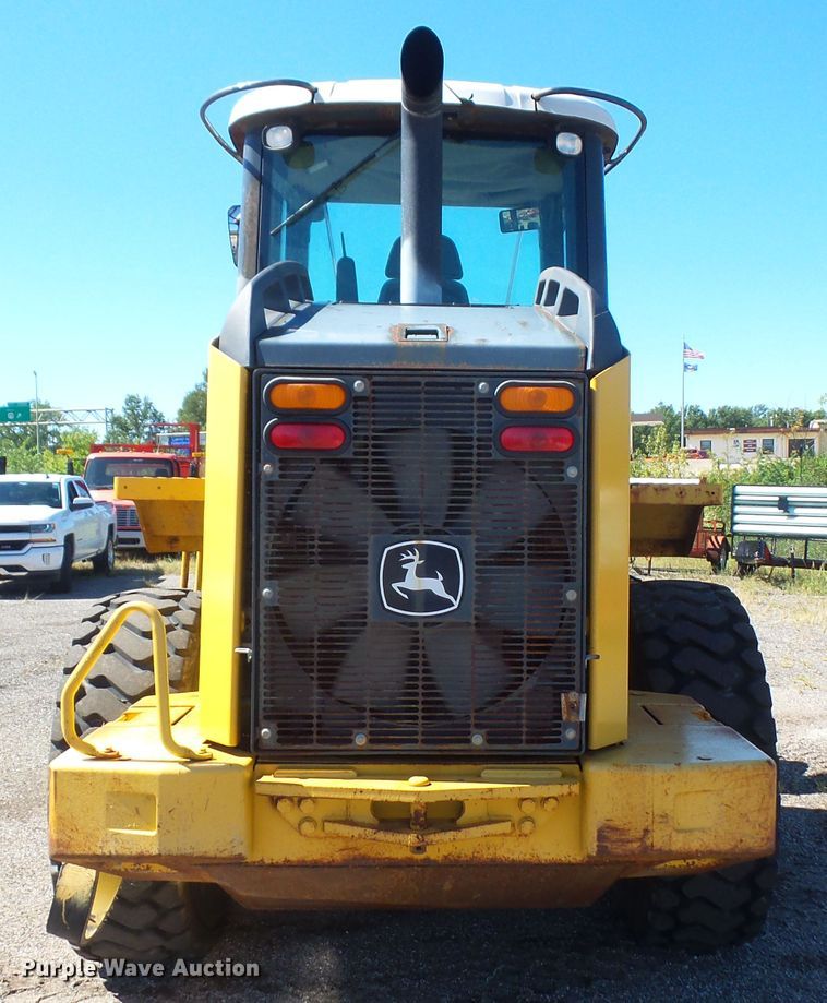 image for item DI2520 2005 John Deere 444J wheel loader