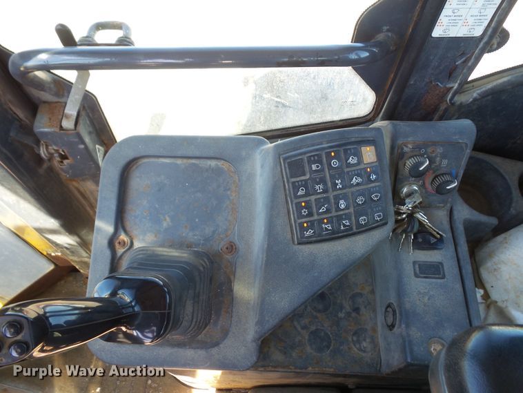 image for item DI2520 2005 John Deere 444J wheel loader