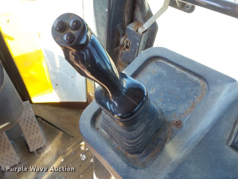 image for item DI2520 2005 John Deere 444J wheel loader