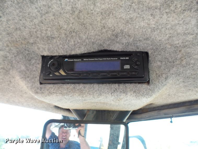 image for item DI2520 2005 John Deere 444J wheel loader