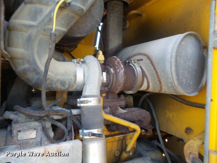 image for item DI2520 2005 John Deere 444J wheel loader