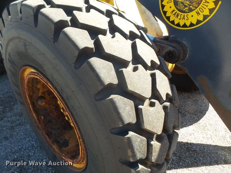 image for item DI2520 2005 John Deere 444J wheel loader