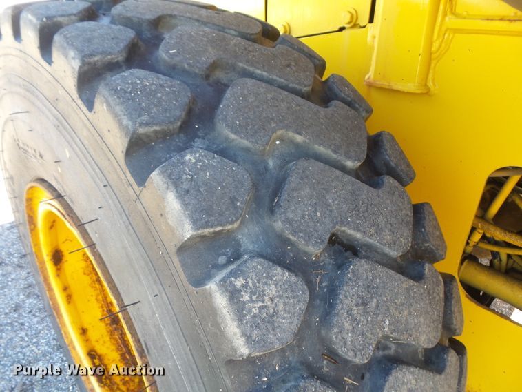 image for item DI2520 2005 John Deere 444J wheel loader