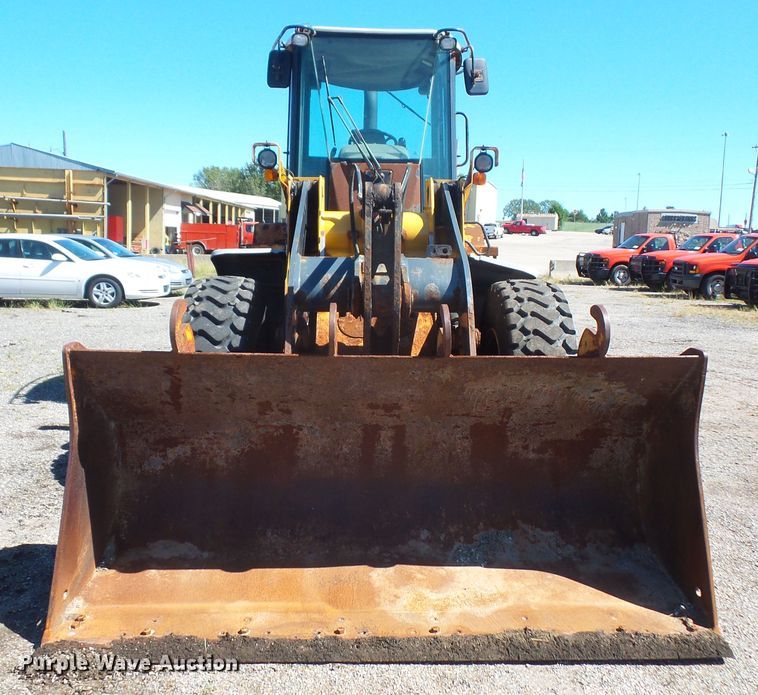 image for item DI2521 2005 John Deere 444J wheel loader