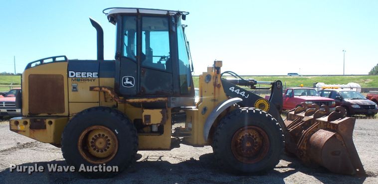 image for item DI2521 2005 John Deere 444J wheel loader