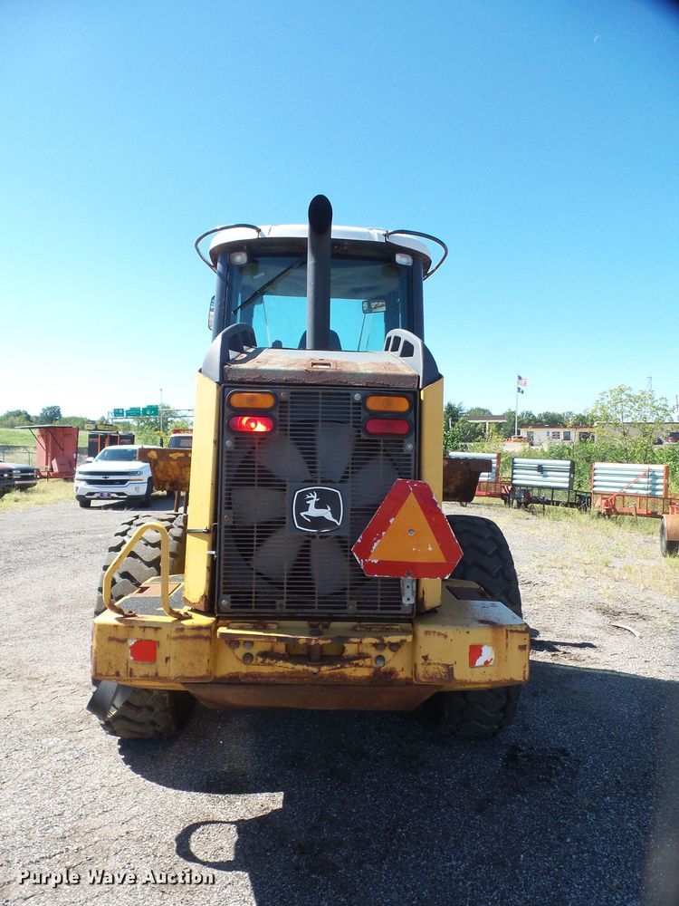 image for item DI2521 2005 John Deere 444J wheel loader