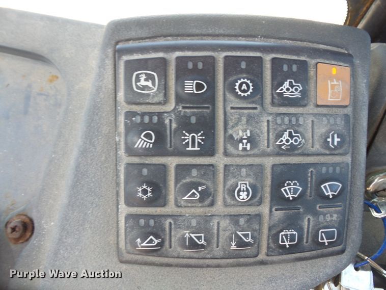 image for item DI2521 2005 John Deere 444J wheel loader