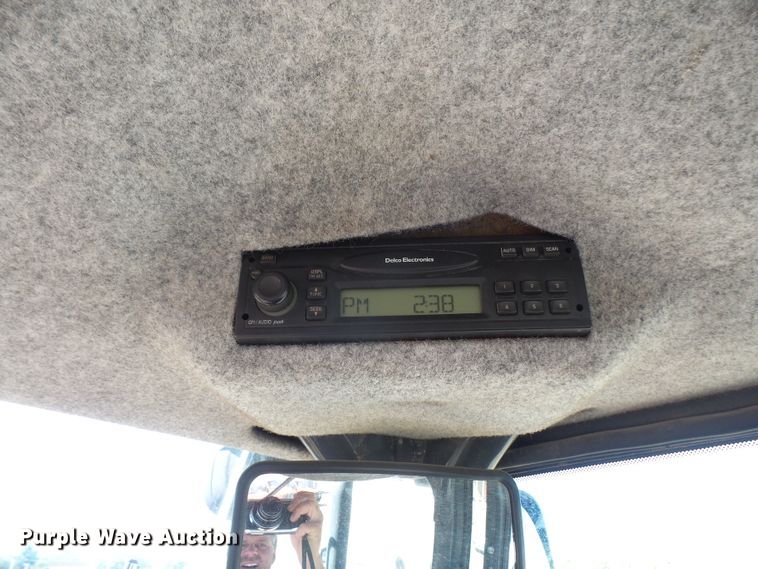 image for item DI2521 2005 John Deere 444J wheel loader